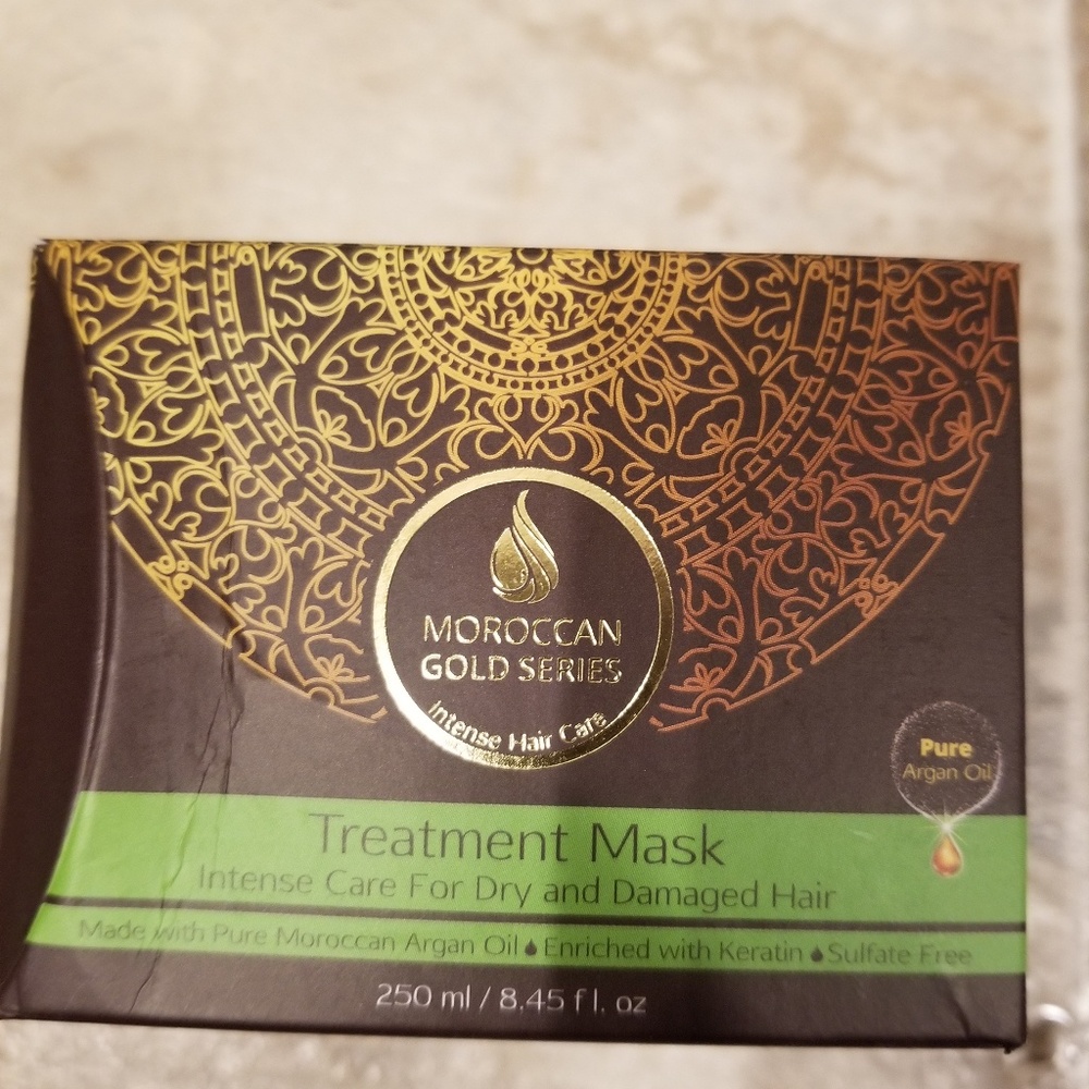 NWT Moroccan gold series treatment mask